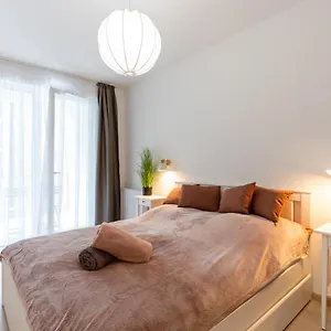  Apartament Modern & Newly Built With Private Garage