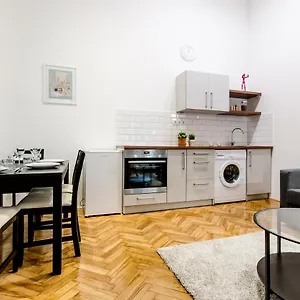 Apartamento B63 2 Bedroom In Heart Of, Budapest